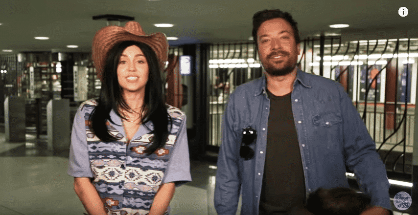 Miley and Jimmy sing 'Jolene' in NYC Subway