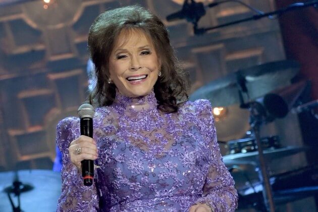 Loretta Lyn