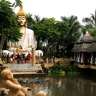 Isdaan Floating Village