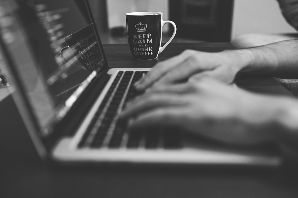 Make your online customers hooked to you with Social Media Management